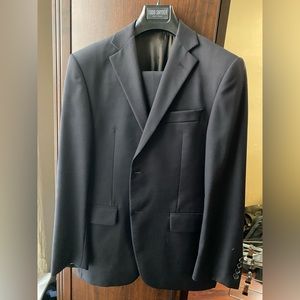 EUC Hickey Freeman Nathan Charcoal Grey Men’s Suit - 38S